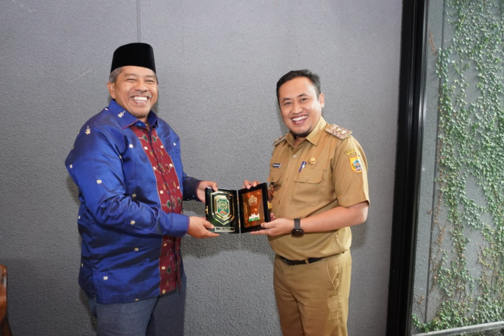 Belajar Pola Pemasaran dan Pengembangan Produk UMKM Bupati Alfedri Audiensi Dengan Pemkab Pemalang 