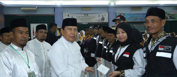 Dilepas Bupati H. Sukiman, 470 Jamaah Calon Haji Rokan Hulu Kloter 8 Resmi Diberangkatkan Menuju Madinah