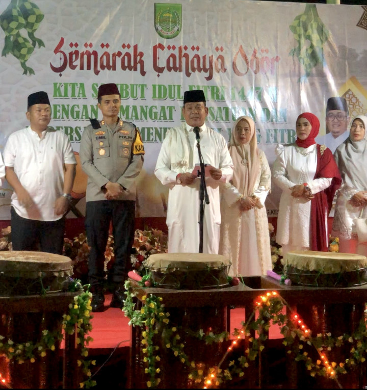 Wabup H. Syafarudin Poti Lepas Secara Resmi 1.800 Peserta Pawai Semarak Cahaya Obor Malam Hari Raya Idul Fitri 1 Syawal 1447 Hijriah