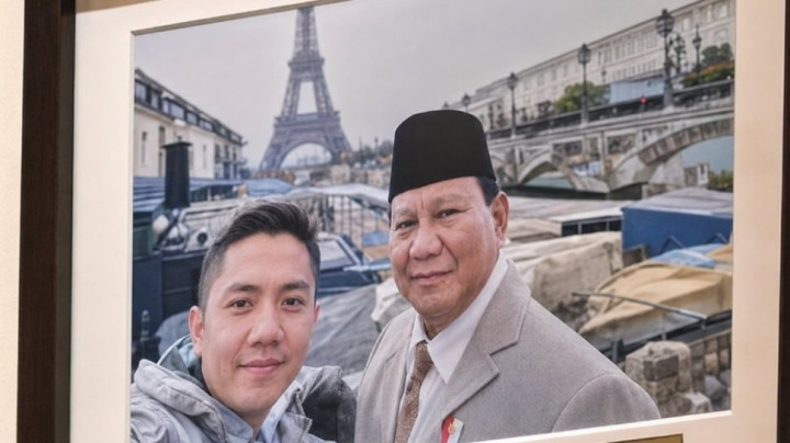 Seskab Teddy Klarifikasi, Presiden Prabowo Bayar Pribadi Biaya Tambahan Kunjungan Luar Negeri