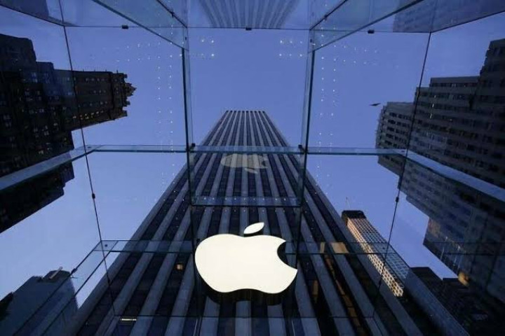 Apple Bakal PHK Karyawan, 200+ Posisi Terdampak di Tengah Perang AI