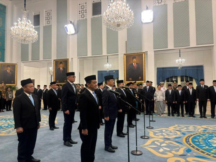 Prabowo Rombak Kabinet Merah Putih Lagi! 18 Pejabat Dilantik, Posisi Kapolri Ikut Berganti