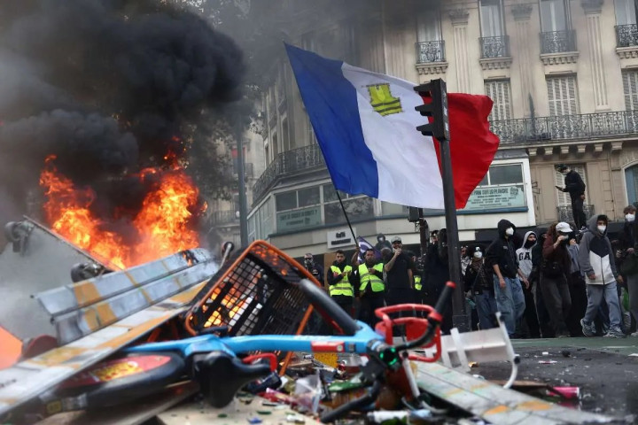 Kerusuhan di Paris Dilaporkan Berujung Penangkapan 1.200 Orang, WNI Diimbau Hindari Kerumunan