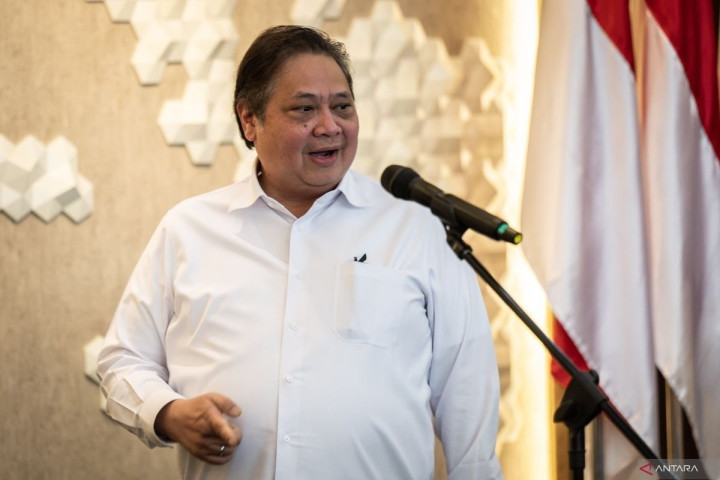 Airlangga Bantah Isu HP Gratis, Airlangga Beri Klarifikasi